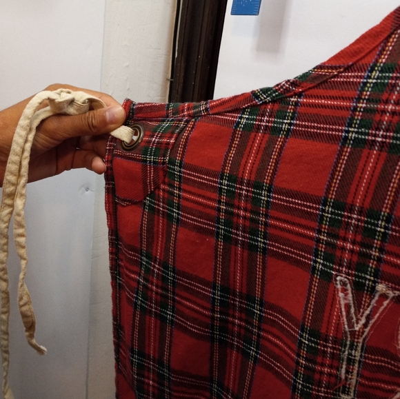 Mud Pie Plaid Merry Christmas Holidays Red Santa Front Pockets Apron - Picture 3 of 14